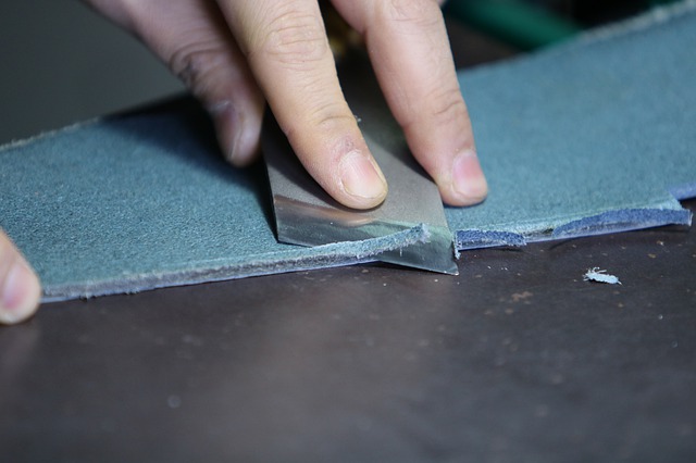 點膠機精度調(diào)整需要注意什么？