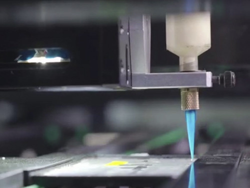 祛除點(diǎn)膠機(jī)膠臺(tái)上的殘留膠水有什么方法？